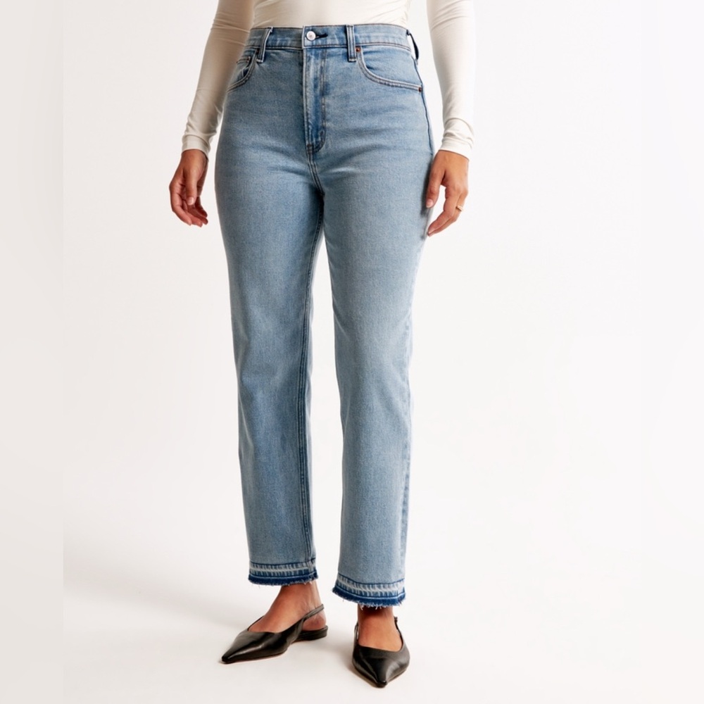 Abercrombie & Fitch Curve Love Ultra High Rise Ankle Straight Jean